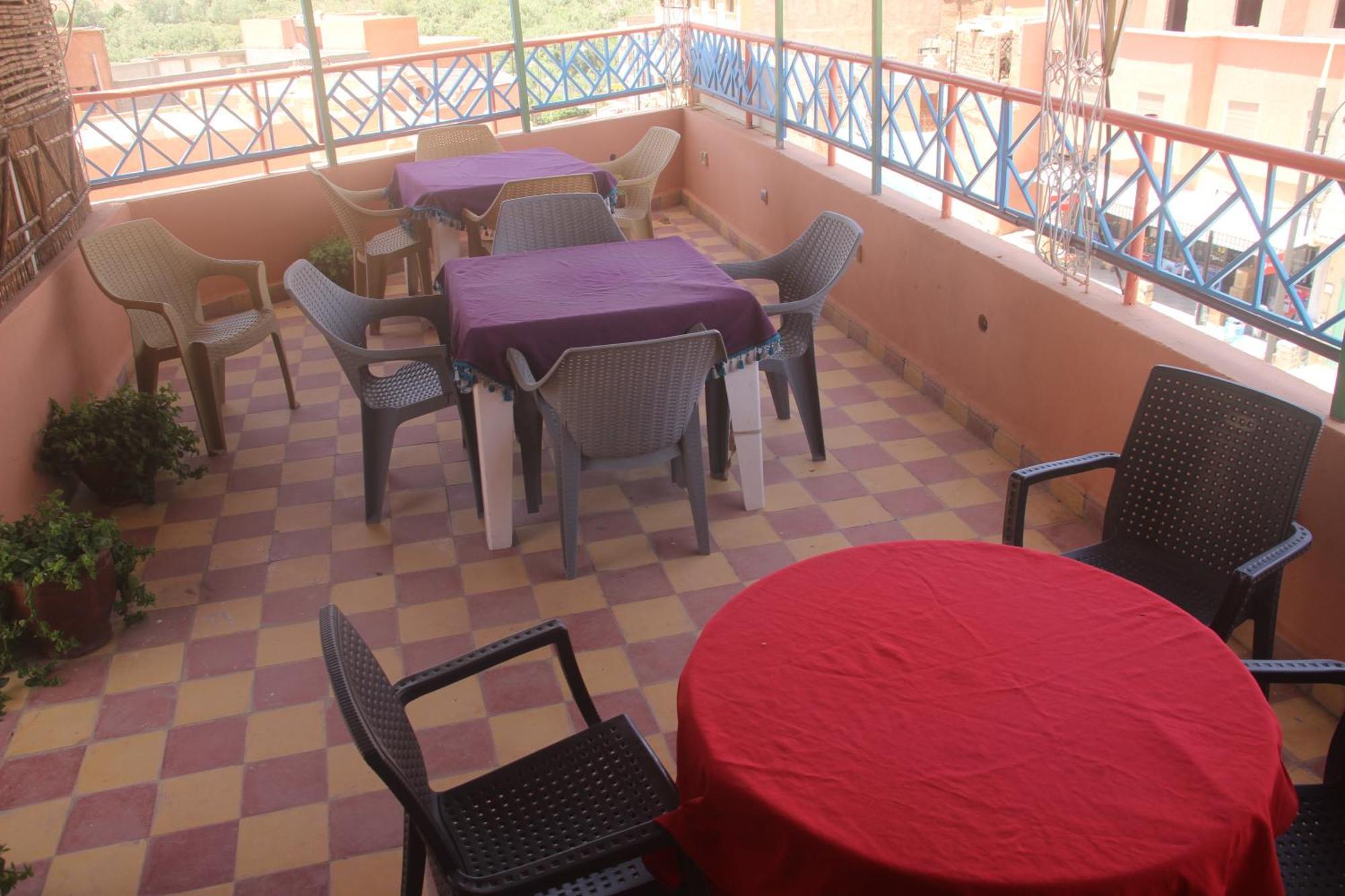 Auberge Restaurant Rooftop Tamazirt Boumalne Dades ภายนอก รูปภาพ