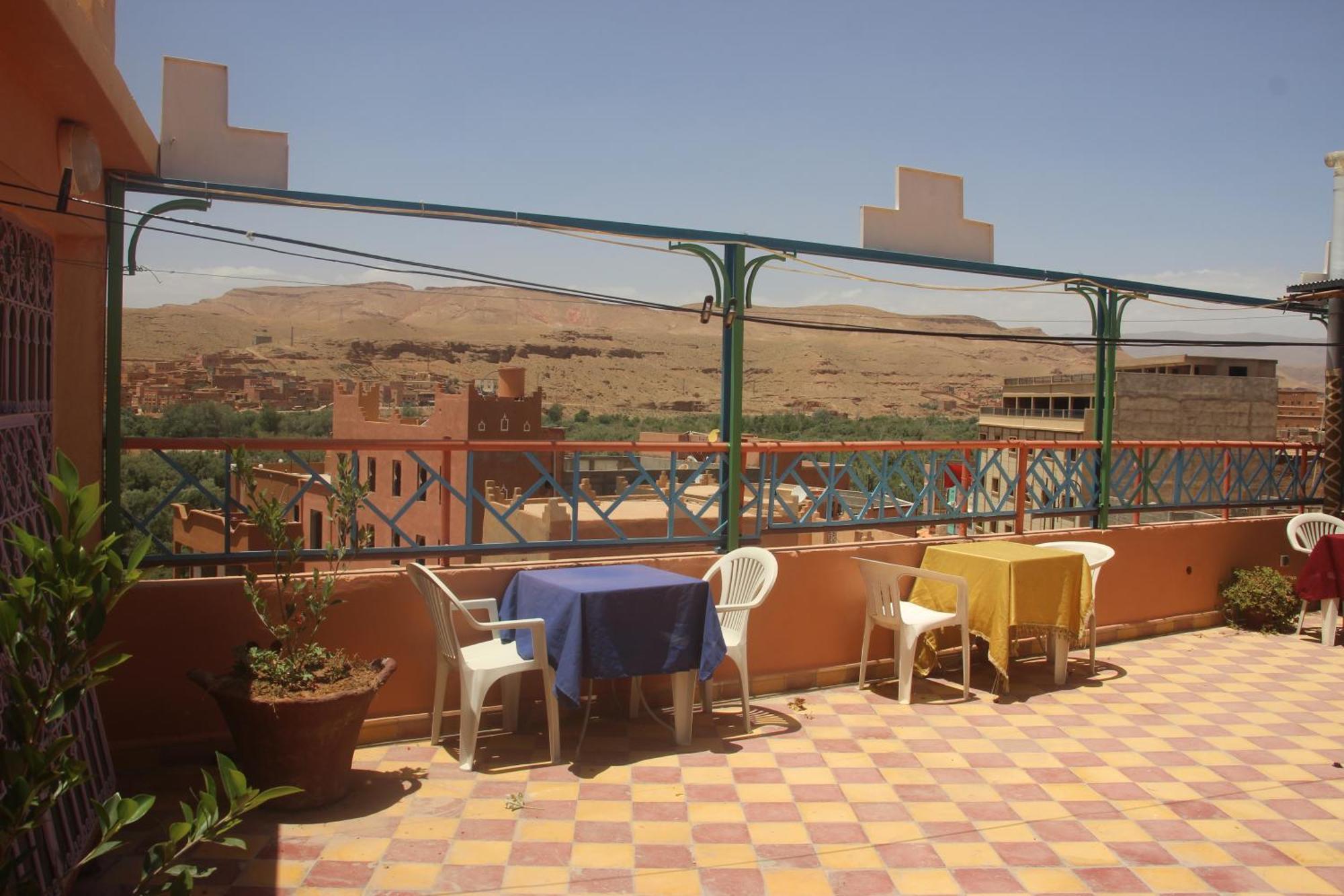 Auberge Restaurant Rooftop Tamazirt Boumalne Dades ภายนอก รูปภาพ