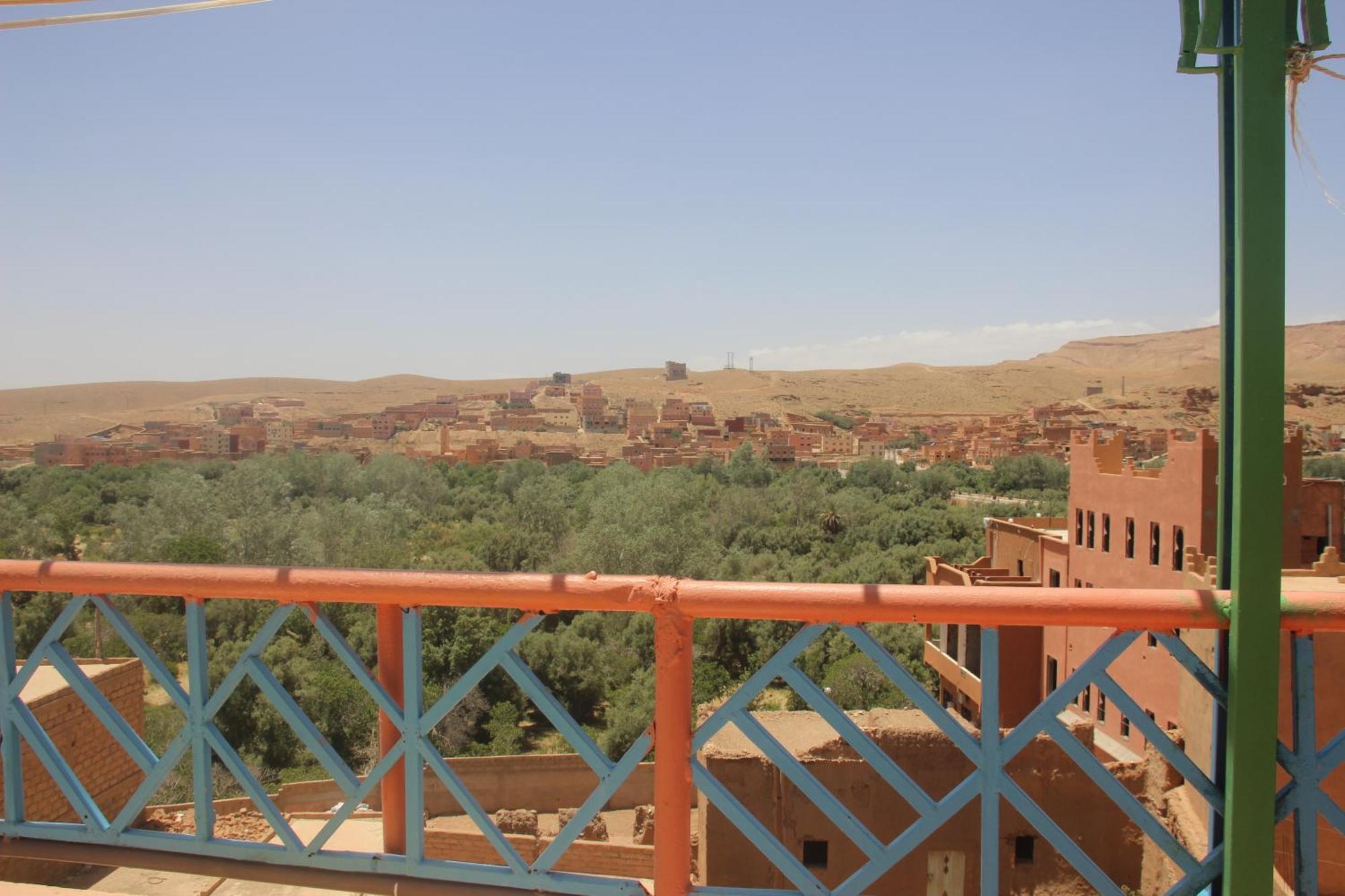 Auberge Restaurant Rooftop Tamazirt Boumalne Dades ภายนอก รูปภาพ